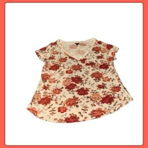 🌹Torrid Sz 00 V-neck floral EUC worn very little